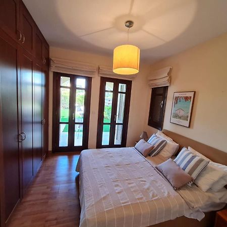 Helios Heights Spirits, Aphrodite Hills Golf Resort Kouklia Exteriör bild