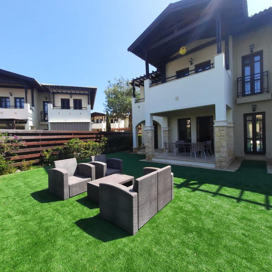 Helios Heights Spirits, Aphrodite Hills Golf Resort Kouklia Exteriör bild