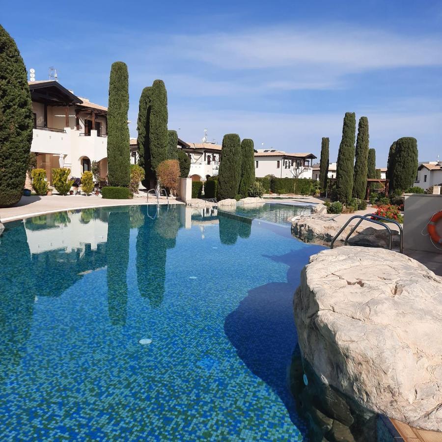 Helios Heights Spirits, Aphrodite Hills Golf Resort Kouklia Exteriör bild