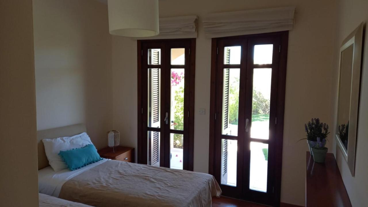 Helios Heights Spirits, Aphrodite Hills Golf Resort Kouklia Exteriör bild